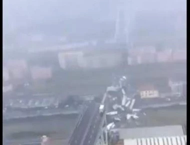 Συγκλονίζουν τα πλάνα της τραγωδίας στη Γένοβα από ελικόπτερο (βίντεο)